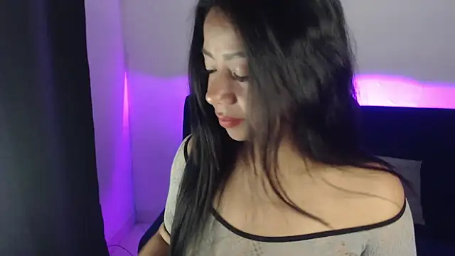 lispetite online show from March 23, 2025, 6:26 am