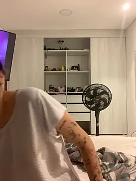 Snapshot of ruemi_rose chatting on July 24, 2026, 5:27 am ruemi rose online show from July 24, 2026, 5:27 am