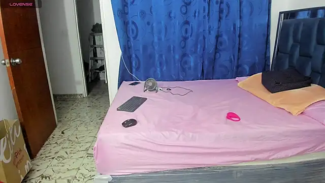 LupeAdams online show from February 11, 2025, 2:57 am