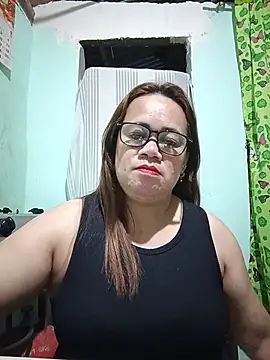 Snapshot of rowena_123 chatting on July 28, 2026, 11:17 am rowena 123 online show from July 28, 2026, 11:17 am
