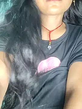 saniya-mirza7 online show from July 11, 2026, 4:32 pm