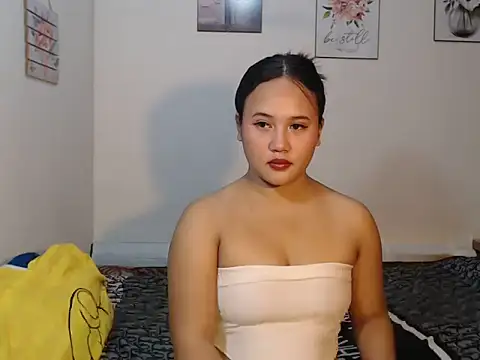 slutynicolle online show from July 27, 2026, 8:54 am