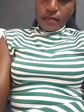 Snapshot of PrettyT_ chatting on July 13, 2026, 7:11 am PrettyT online show from July 13, 2026, 7:11 am