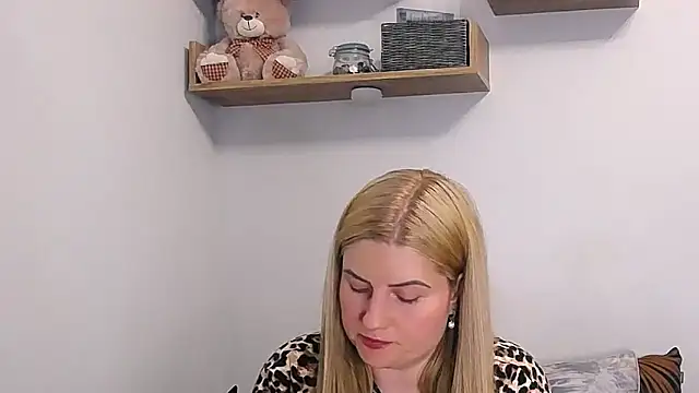 alisenties online show from June 15, 2026, 3:47 pm
