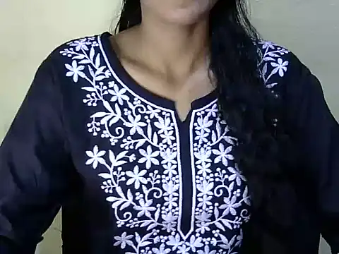 Snapshot of Hayat_K chatting on July 13, 2026, 3:37 pm Hayat K online show from July 13, 2026, 3:37 pm
