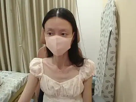 Snapshot of Lil-Cherry chatting on July 14, 2026, 1:50 pm Lil-Cherry online show from July 14, 2026, 1:50 pm