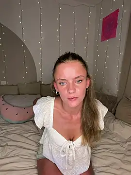 Stella Rosee online show from July 17, 2026, 6:35 pm