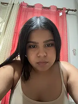 Snapshot of queen_valki chatting on August 5, 2026, 9:17 pm queen valki online show from August 5, 2026, 9:17 pm
