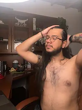 Snapshot of NurNikolao chatting on July 17, 2026, 5:14 am NurNikolao online show from July 17, 2026, 5:14 am