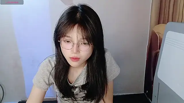 Snapshot of Tinley-vv chatting on July 20, 2026, 11:45 am Tinley-vv online show from July 20, 2026, 11:45 am