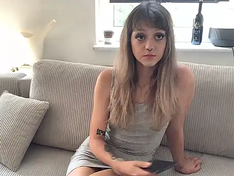 Snapshot of LaraaMaxx chatting on July 25, 2026, 4:59 pm LaraaMaxx online show from July 25, 2026, 4:59 pm