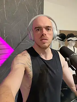 logan2kelly online show from July 29, 2026, 9:57 pm