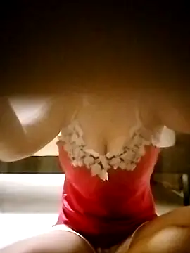 Snapshot of skinny_lovely chatting on July 27, 2026, 11:39 am skinny lovely online show from July 27, 2026, 11:39 am