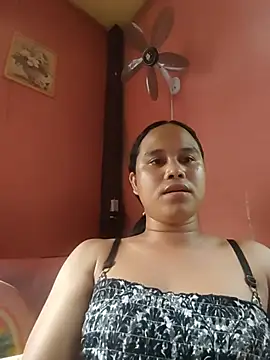 Nathalie 25 online show from July 23, 2026, 8:34 am