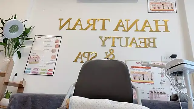 Katy Bae online show from November 4, 2025, 4:44 am