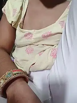 Snapshot of Neha2Cpl chatting on July 29, 2026, 7:28 am Neha2Cpl online show from July 29, 2026, 7:28 am