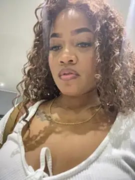 riri brunnete online show from May 3, 2026, 2:50 am