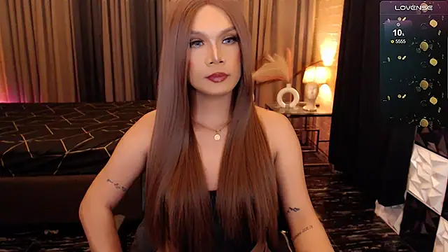 Snapshot of BigCockJewel chatting on October 17, 2025, 7:49 pm BigCockJewel online show from October 17, 2025, 7:49 pm