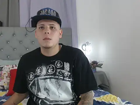 Snapshot of AnthoonyReyes chatting on July 24, 2026, 3:21 pm AnthoonyReyes online show from July 24, 2026, 3:21 pm