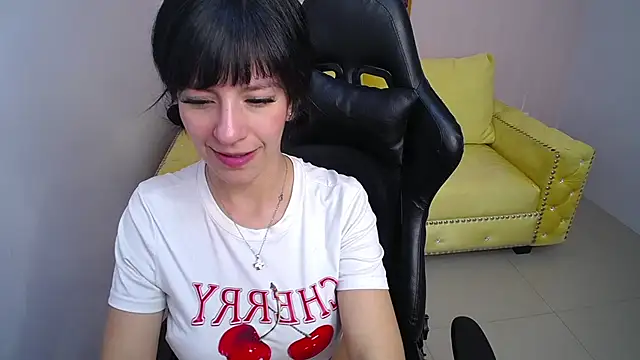 Snapshot of AlanaMoon_ch chatting on July 28, 2026, 4:39 pm AlanaMoon ch online show from July 28, 2026, 4:39 pm
