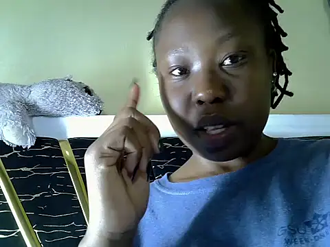 Misslovvie online show from July 25, 2026, 8:28 pm