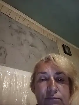 Snapshot of Bliss4532 chatting on July 29, 2026, 9:35 pm Bliss4532 online show from July 29, 2026, 9:35 pm