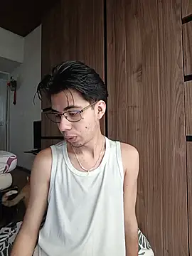 Nicolas moon online show from August 4, 2026, 6:10 pm