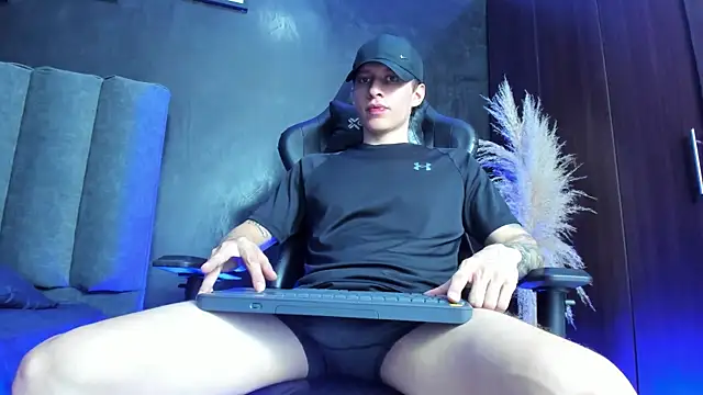 Enzo Maserati online show from July 29, 2026, 2:32 am