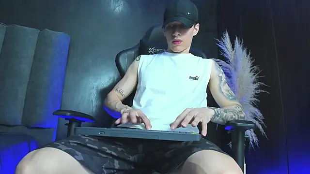 Enzo Maserati online show from July 30, 2026, 2:21 am