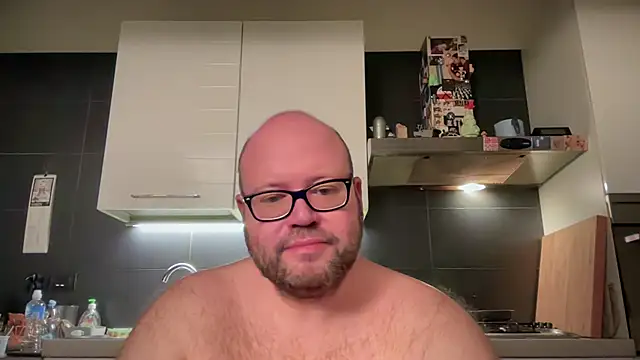 Snapshot of theitalianbear chatting on January 31, 2025, 9:59 pm theitalianbear online show from January 31, 2025, 9:59 pm