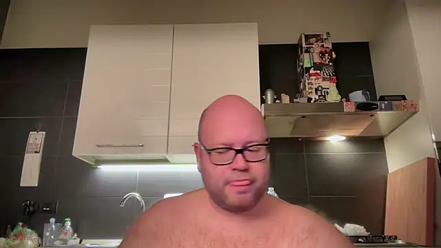 Snapshot of theitalianbear chatting on February 10, 2025, 5:41 pm theitalianbear online show from February 10, 2025, 5:41 pm