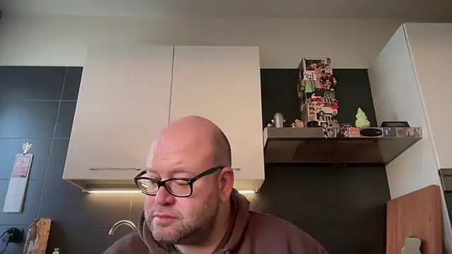 theitalianbear online show from February 25, 2026, 7:18 am