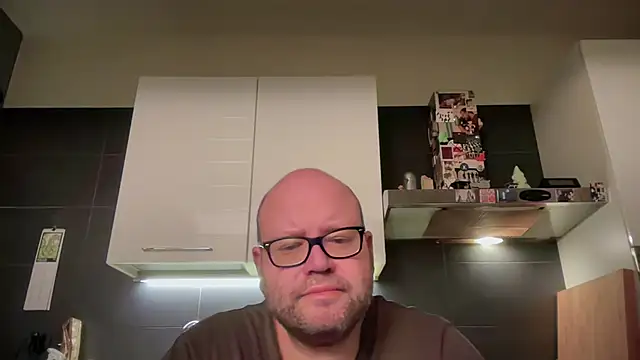 theitalianbear online show from May 5, 2026, 1:57 am