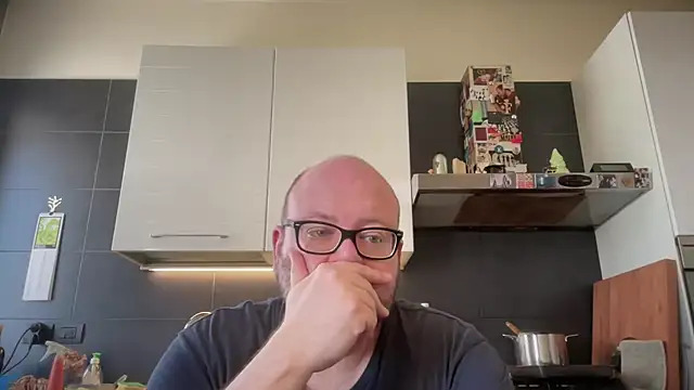 theitalianbear online show from May 9, 2026, 9:25 am