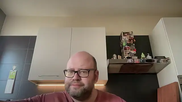theitalianbear online show from May 17, 2026, 5:05 am