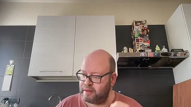 theitalianbear online show from May 18, 2026, 7:25 am