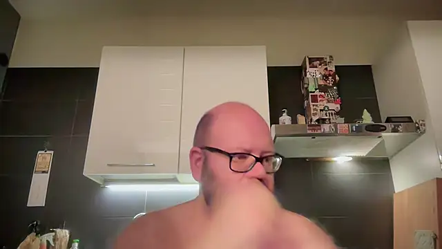 theitalianbear online show from June 17, 2026, 2:14 am