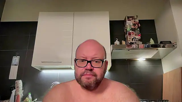 theitalianbear online show from July 13, 2026, 2:25 am