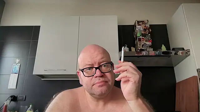 theitalianbear online show from July 21, 2026, 4:59 am