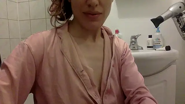 laetitia xo online show from August 6, 2026, 12:23 am