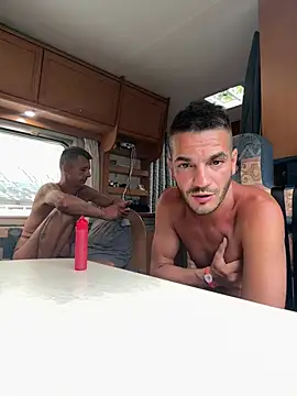 COPPIAGAYHOT online show from July 31, 2026, 2:16 pm