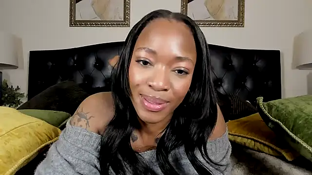 nicolesolace online show from February 16, 2025, 1:38 pm