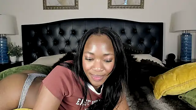 nicolesolace online show from March 14, 2025, 11:12 am