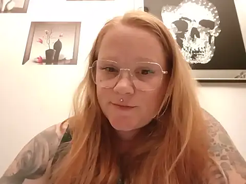 Snapshot of TinkTink87 chatting on August 3, 2026, 8:23 pm TinkTink87 online show from August 3, 2026, 8:23 pm