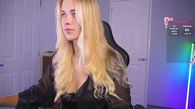 Snapshot of DanikaDillan chatting on January 24, 2025, 1:24 am DanikaDillan online show from January 24, 2025, 1:24 am