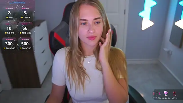 DanikaDillan online show from July 11, 2026, 12:57 am