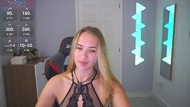 DanikaDillan online show from July 17, 2026, 12:50 am