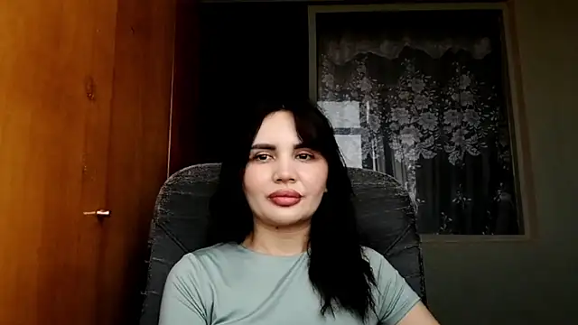 Snapshot of ElviaSloane chatting on August 6, 2026, 8:27 am ElviaSloane online show from August 6, 2026, 8:27 am