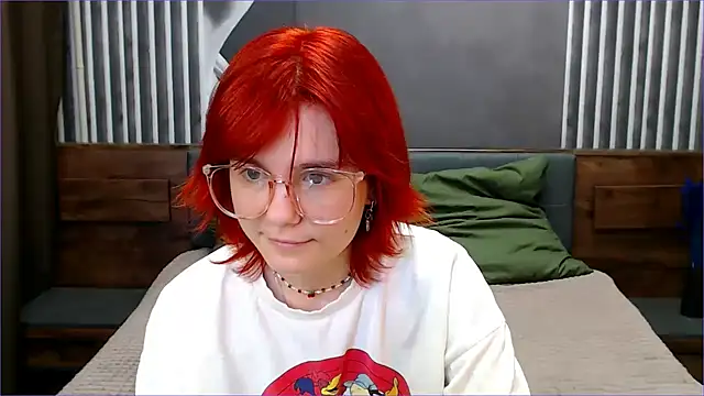 Avrora Vance online show from August 5, 2026, 5:43 am