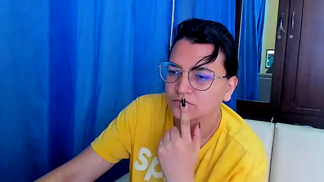 MARILYN GARCIA online show from February 4, 2025, 5:01 pm